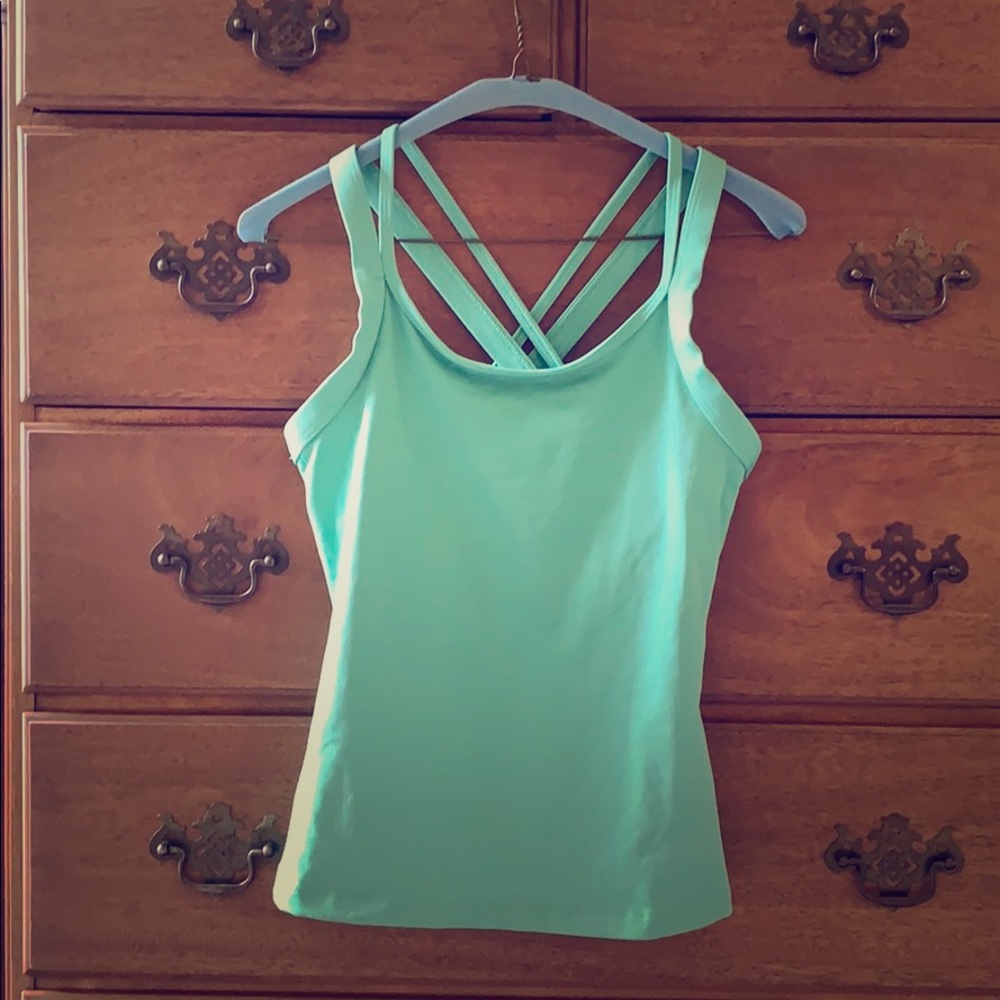Stonewear Designs XS Green Sports Tank w Shelf Bra